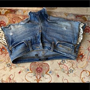 Bebe short with side zip in Polkadot pattern